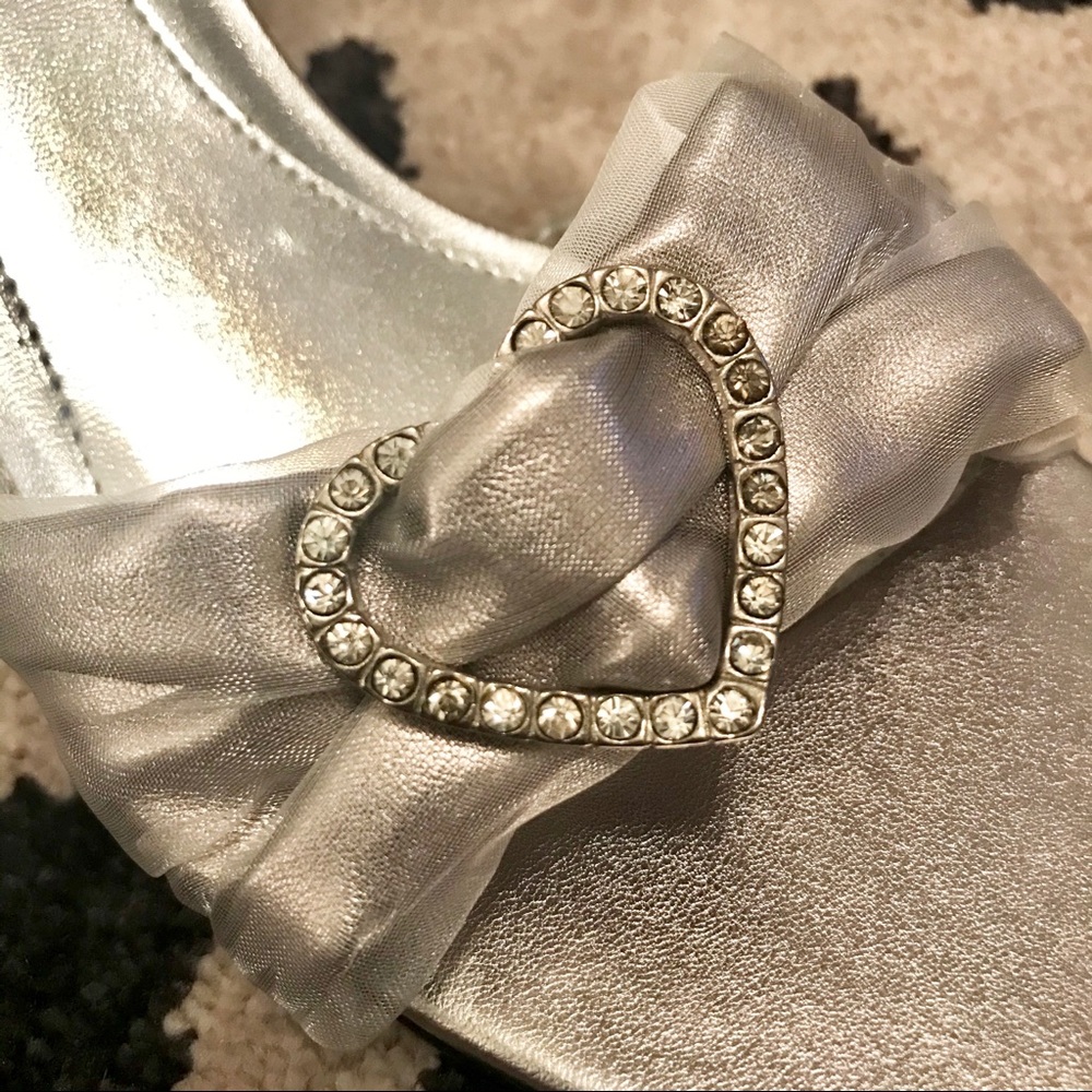 🆕 NWOT 🆕 Size 9 Silver Heels “Diamond” Heart - Picture 3 of 7